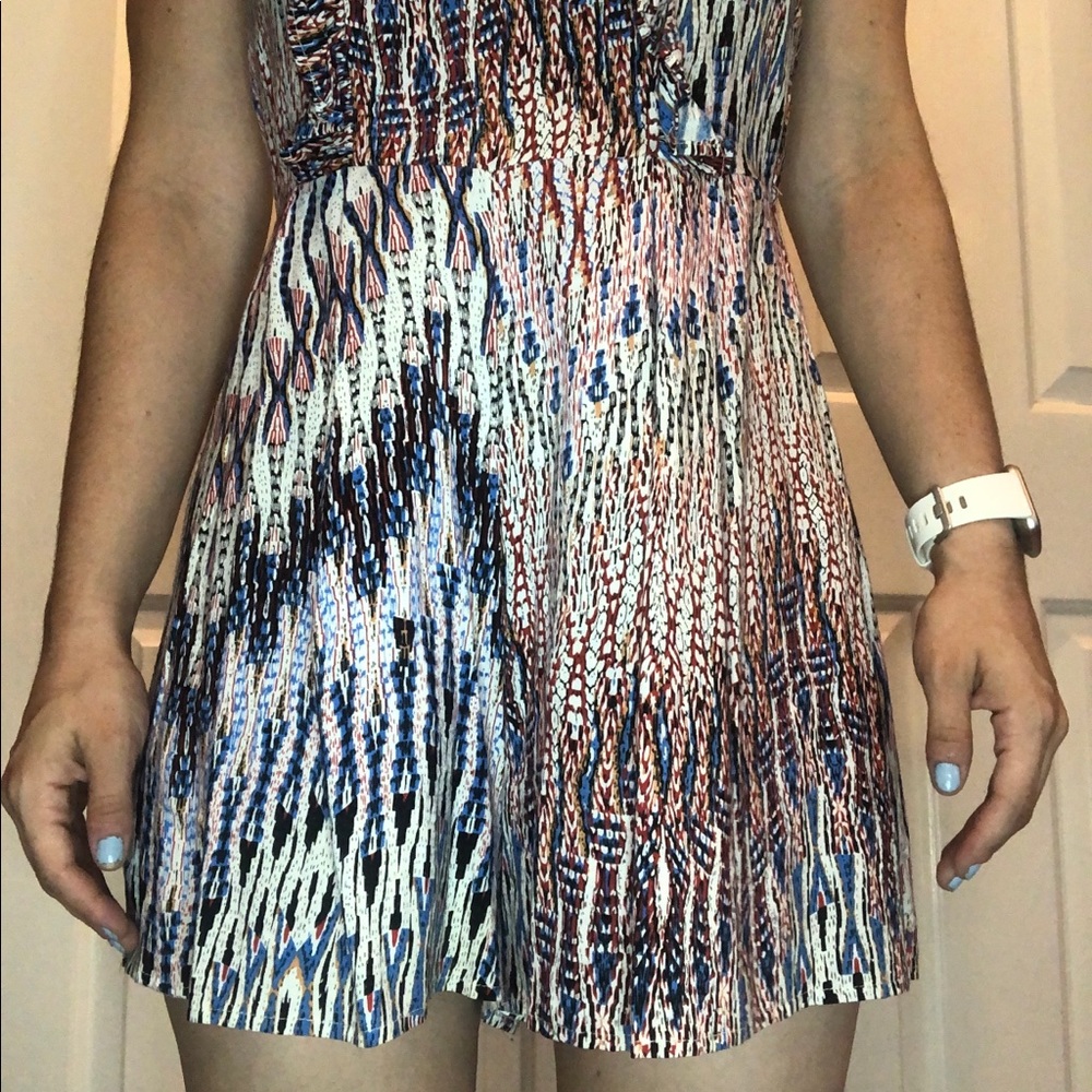 NWOT AX PARIS Short Sleeve Graphic Print Romper - Picture 6 of 7